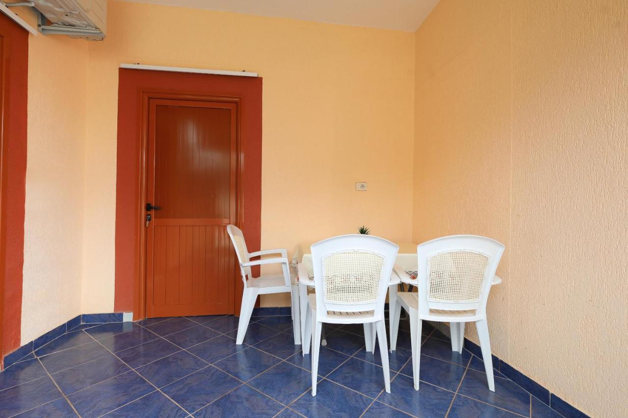 Vila Feliz - Premium Rooms With Free Private Parking Влёра Экстерьер фото