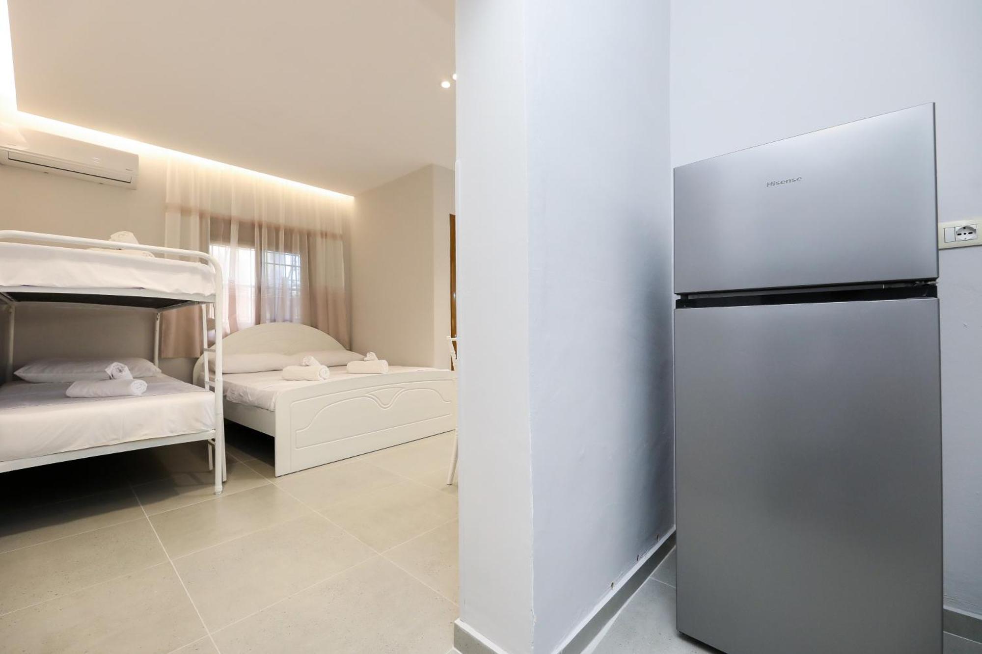 Vila Feliz - Premium Rooms With Free Private Parking Влёра Экстерьер фото