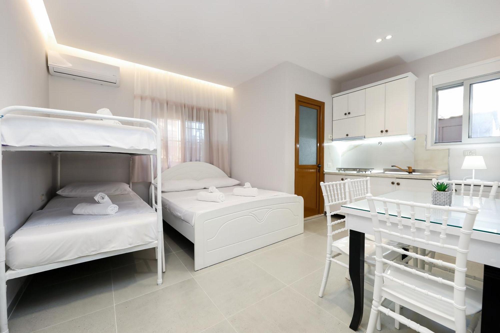Vila Feliz - Premium Rooms With Free Private Parking Влёра Экстерьер фото