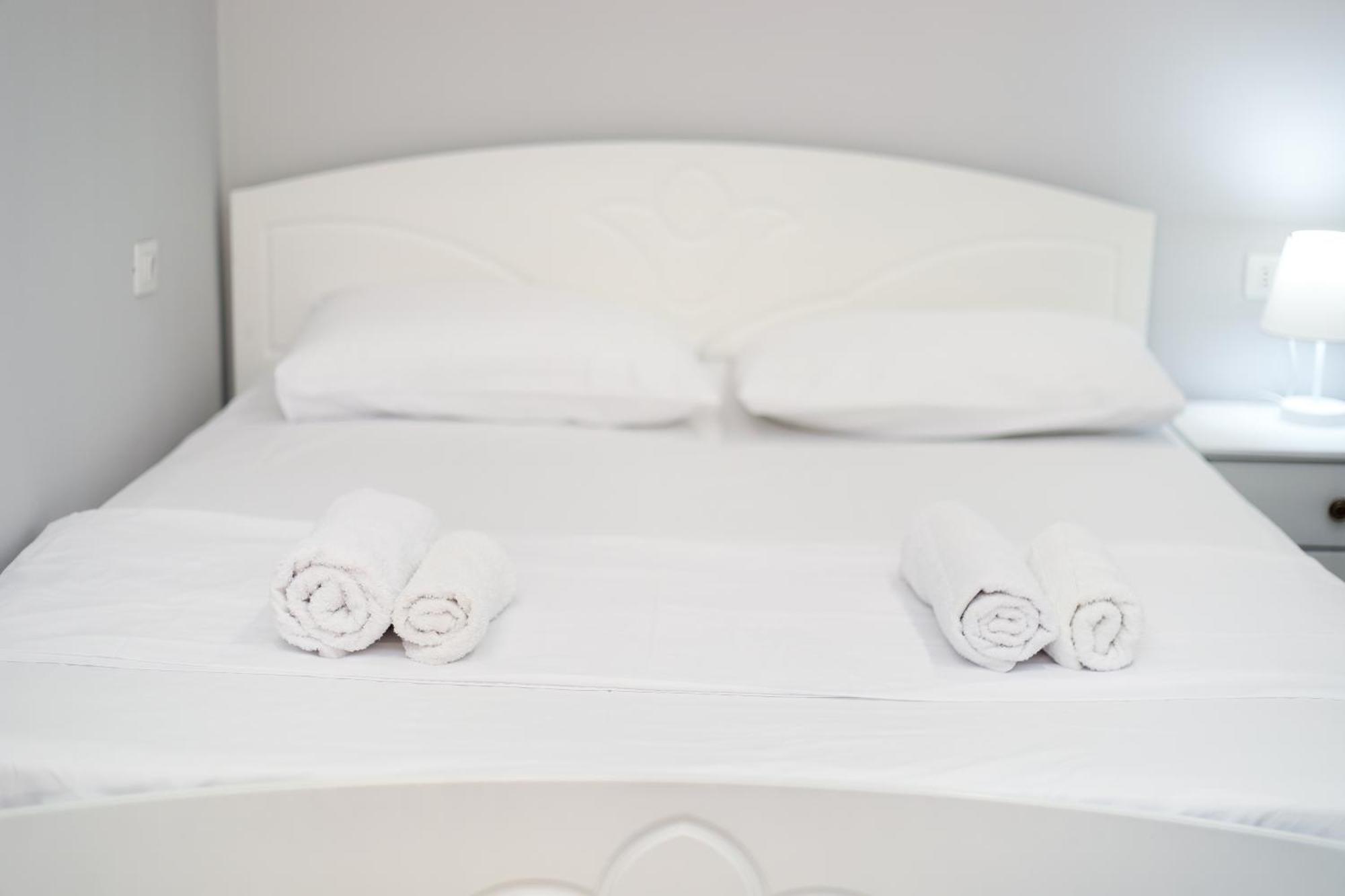 Vila Feliz - Premium Rooms With Free Private Parking Влёра Экстерьер фото