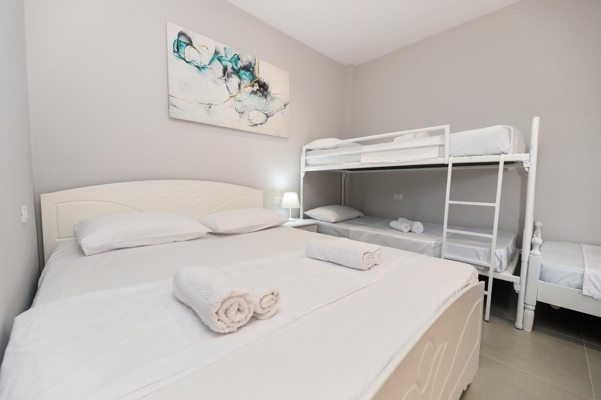 Vila Feliz - Premium Rooms With Free Private Parking Влёра Экстерьер фото