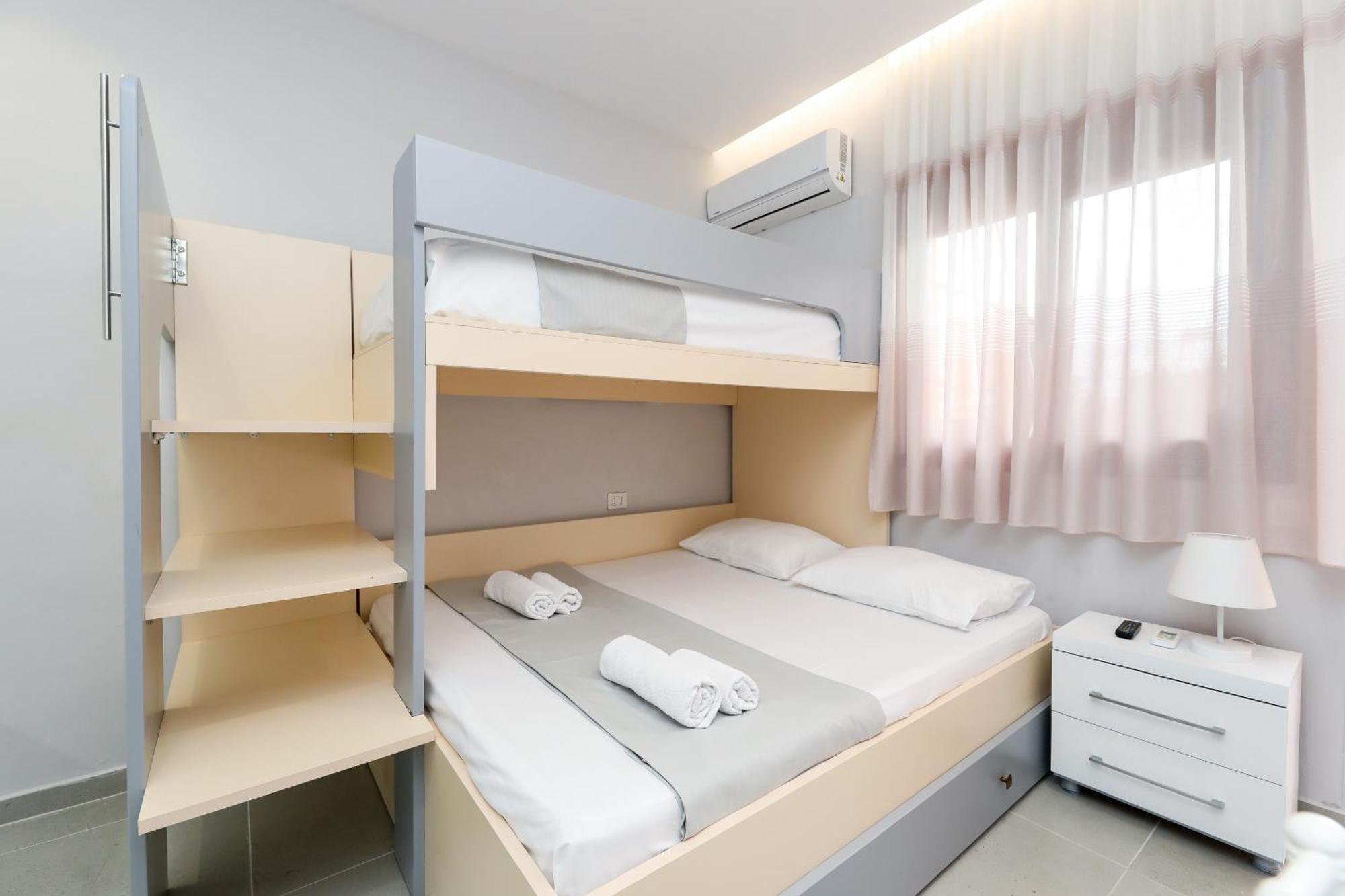 Vila Feliz - Premium Rooms With Free Private Parking Влёра Экстерьер фото
