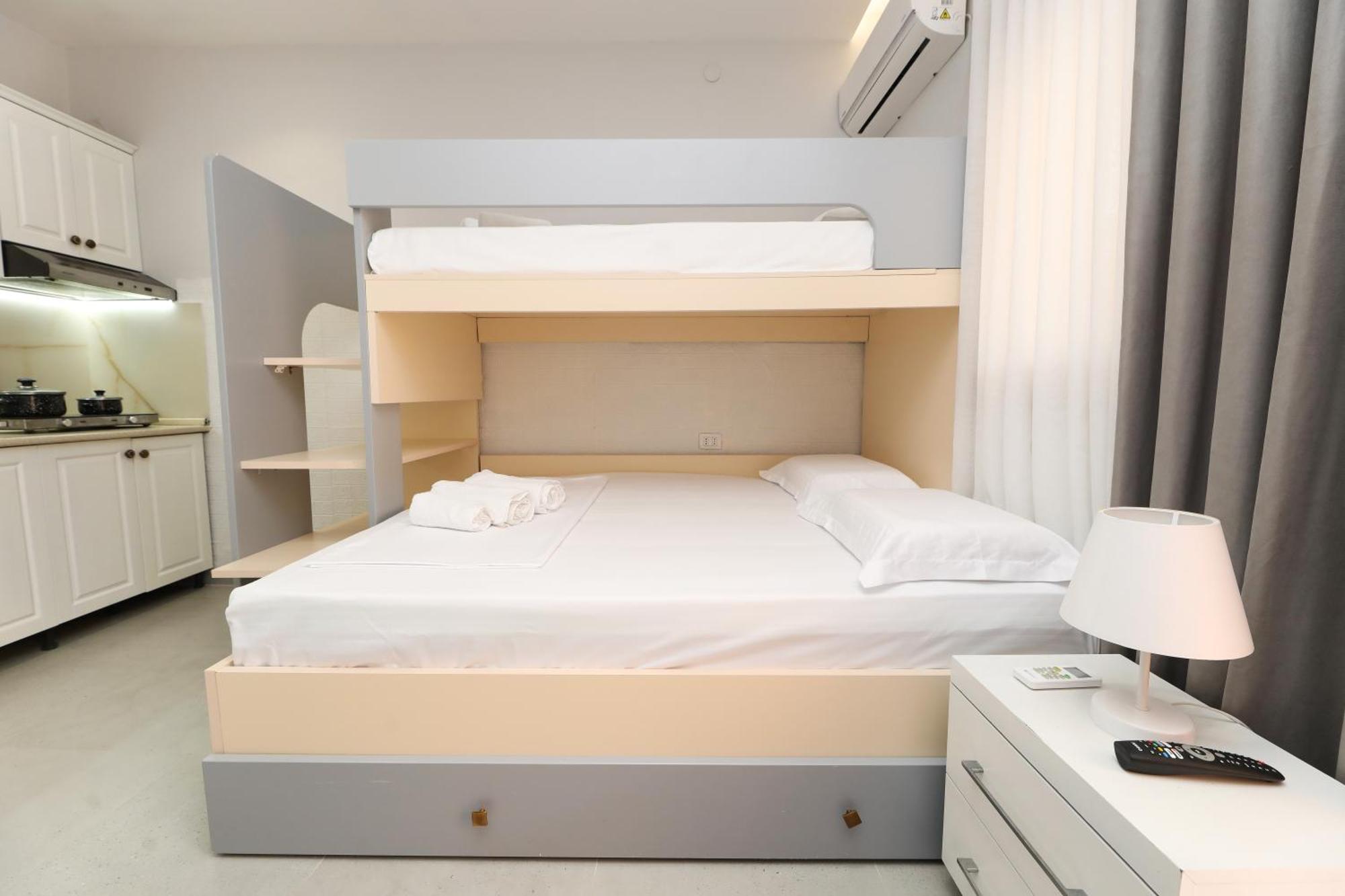 Vila Feliz - Premium Rooms With Free Private Parking Влёра Экстерьер фото