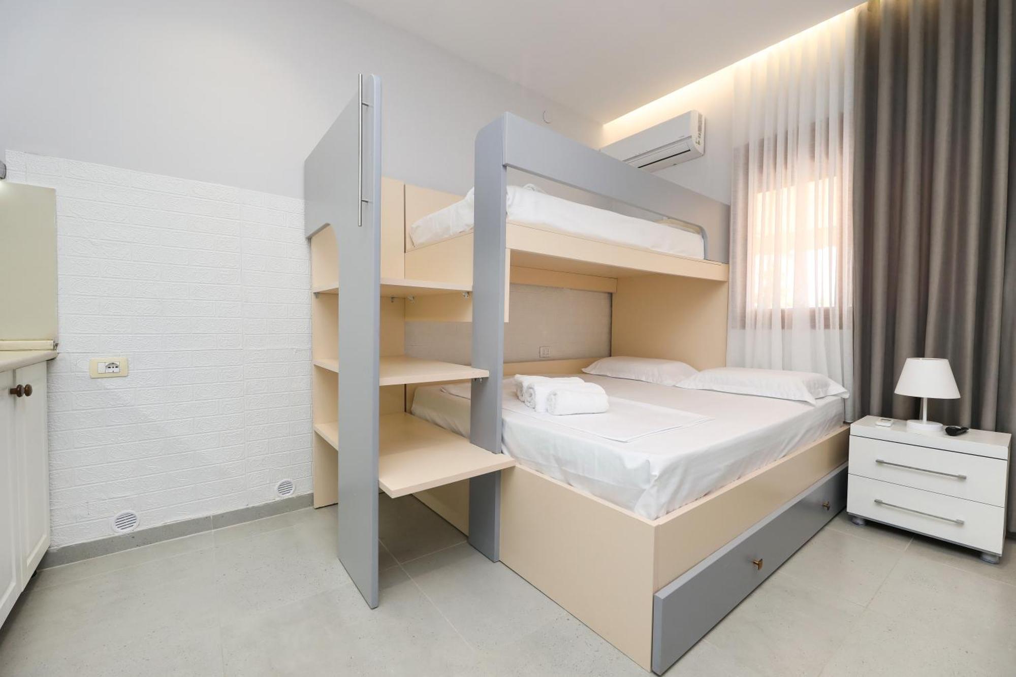 Vila Feliz - Premium Rooms With Free Private Parking Влёра Экстерьер фото