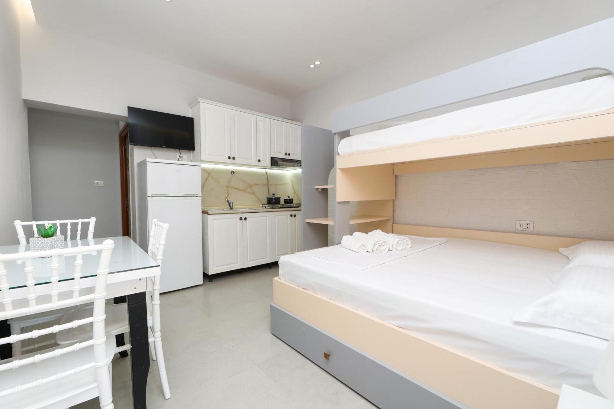 Vila Feliz - Premium Rooms With Free Private Parking Влёра Экстерьер фото