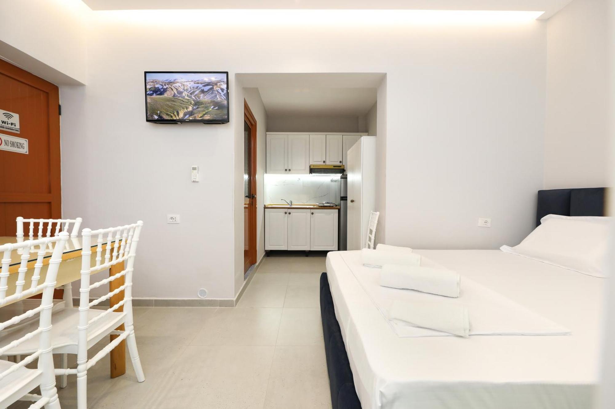 Vila Feliz - Premium Rooms With Free Private Parking Влёра Экстерьер фото