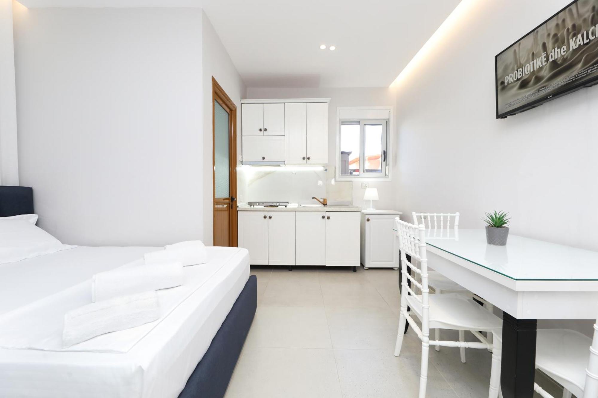 Vila Feliz - Premium Rooms With Free Private Parking Влёра Экстерьер фото