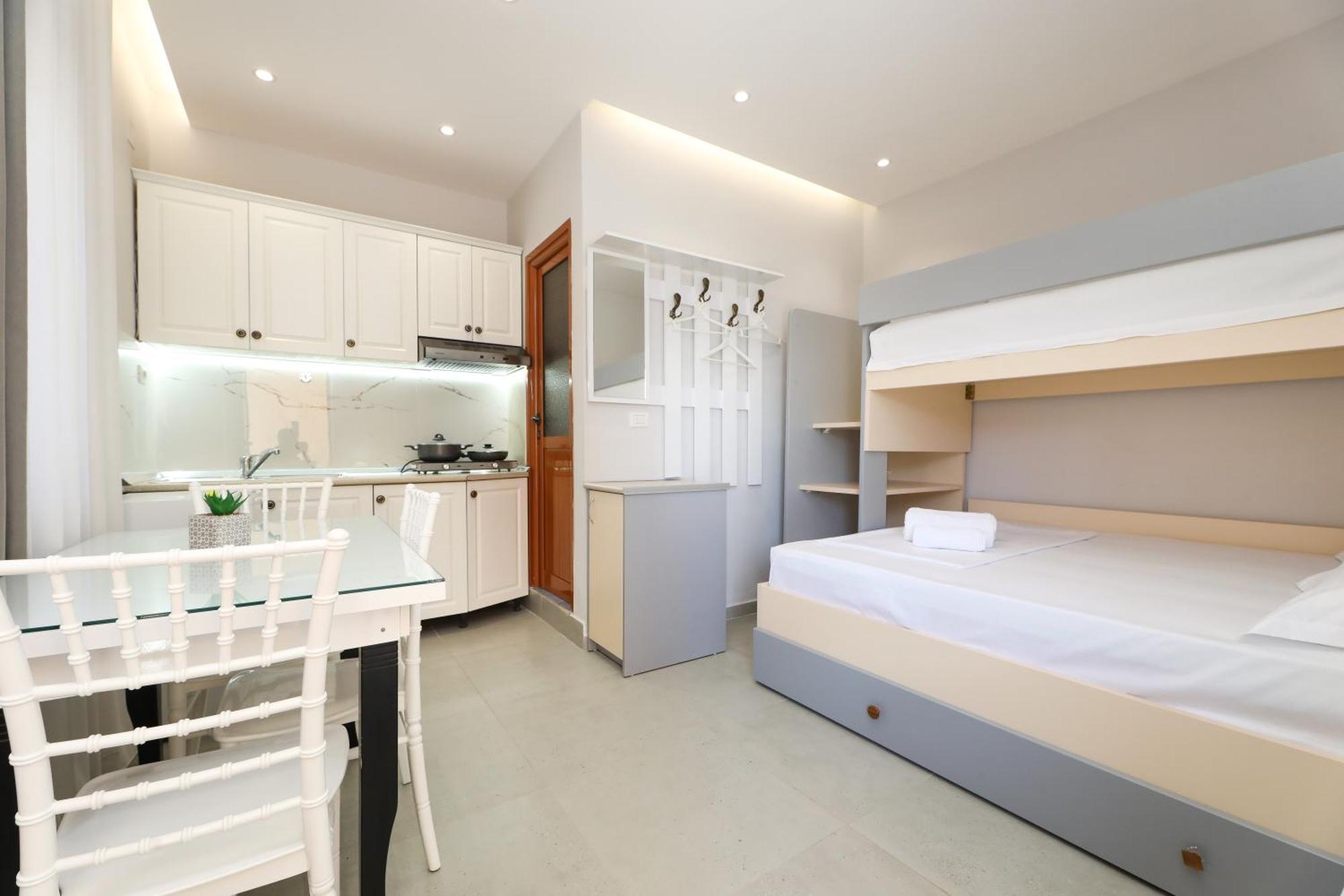 Vila Feliz - Premium Rooms With Free Private Parking Влёра Экстерьер фото