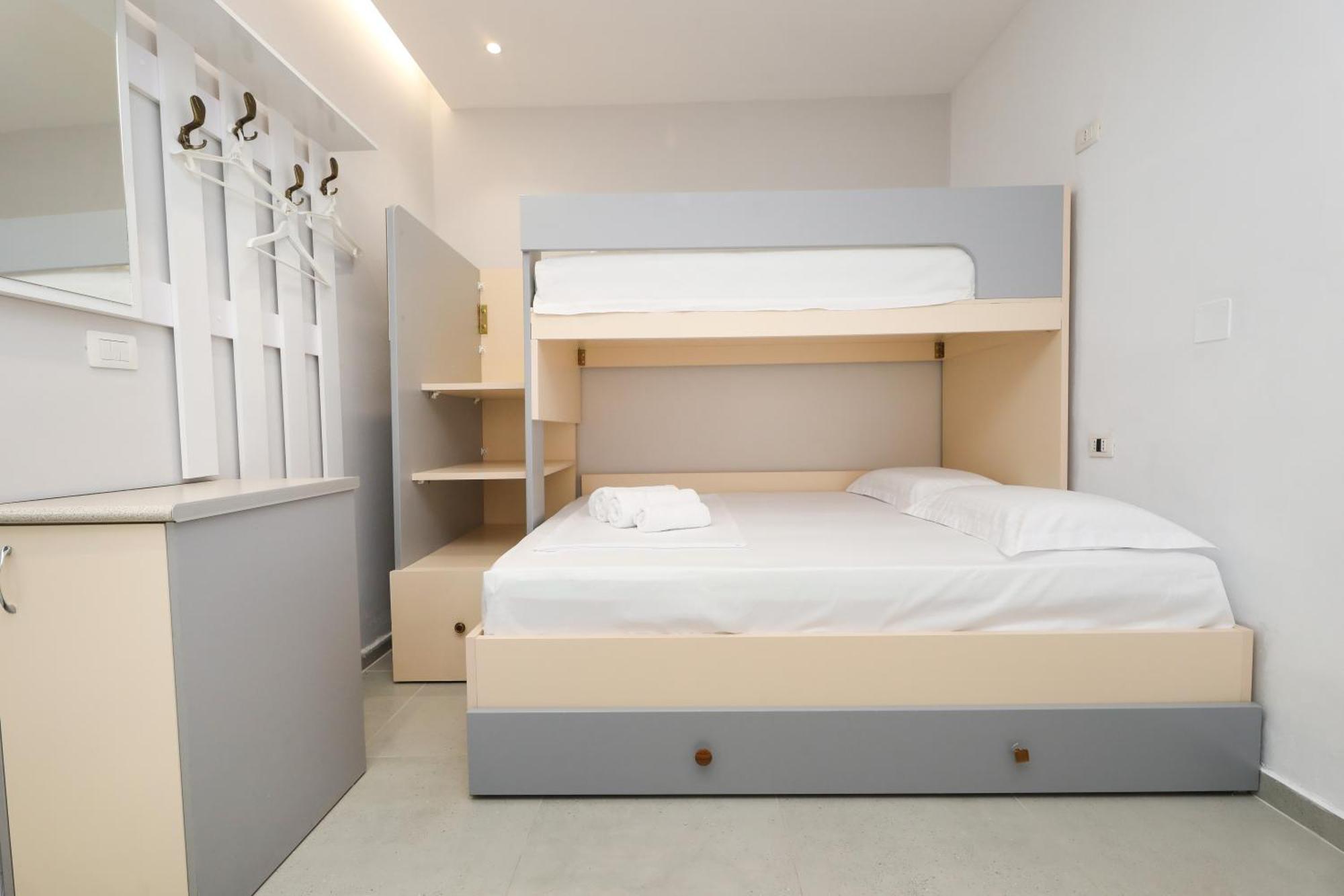 Vila Feliz - Premium Rooms With Free Private Parking Влёра Экстерьер фото