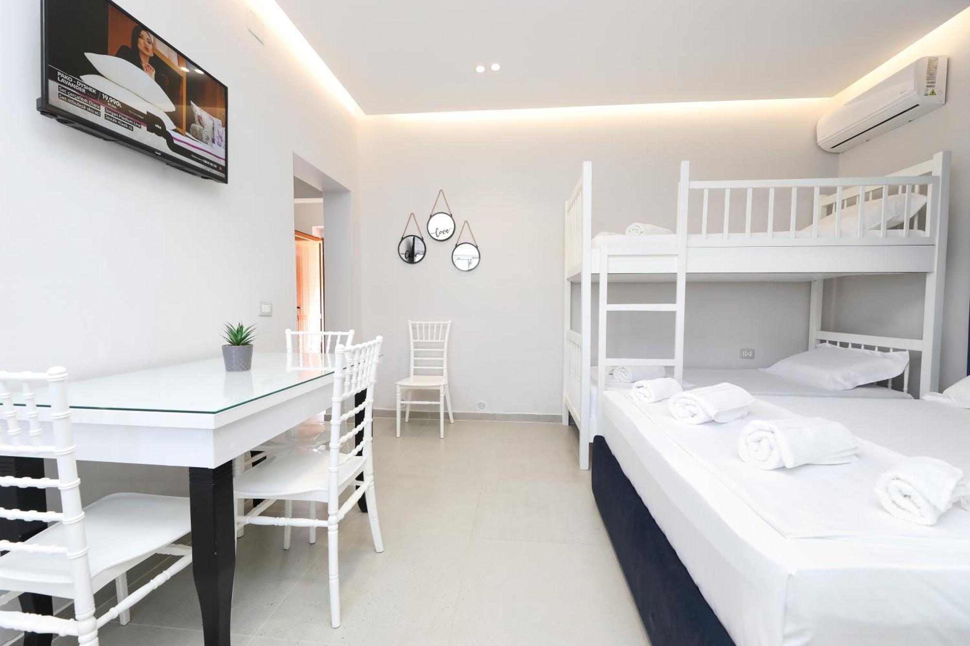 Vila Feliz - Premium Rooms With Free Private Parking Влёра Экстерьер фото