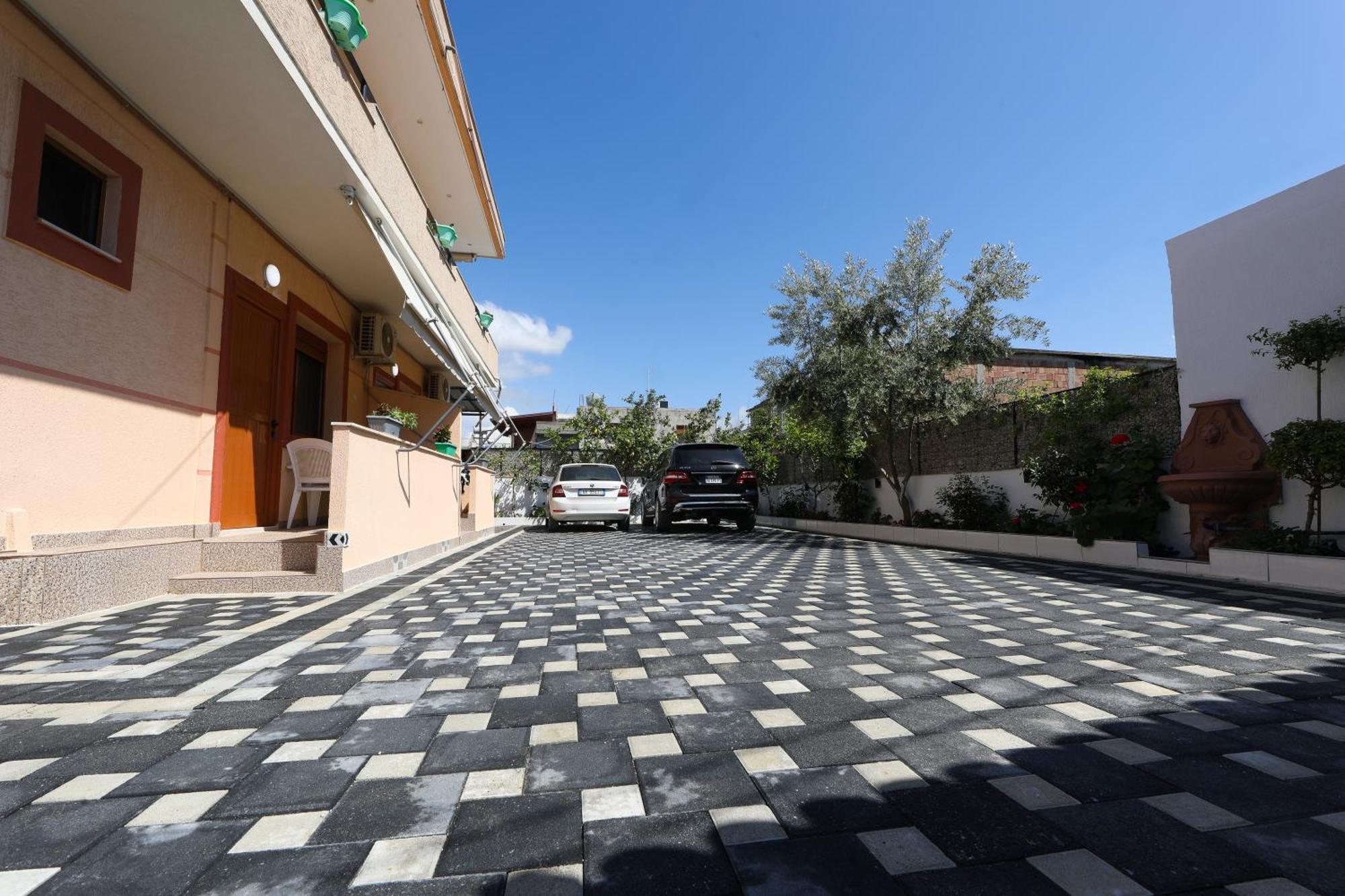 Vila Feliz - Premium Rooms With Free Private Parking Влёра Экстерьер фото